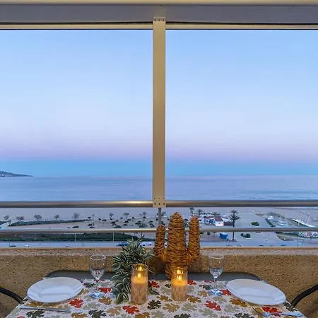 Beachfront Cozy With Sea Views