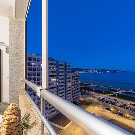 Beachfront Cozy With Sea Views Apartament *