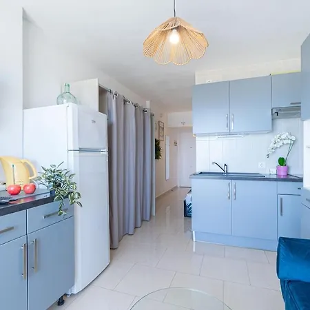 Apartament Beachfront Cozy With Sea Views *