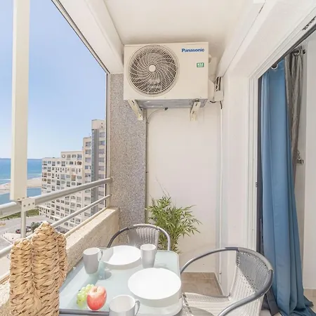 Beachfront Cozy With Sea Views Apartament *