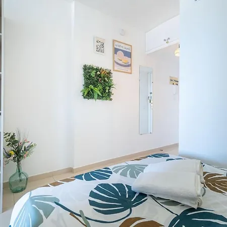 Apartament Beachfront Cozy With Sea Views