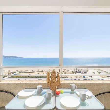 Apartament Beachfront Cozy With Sea Views
