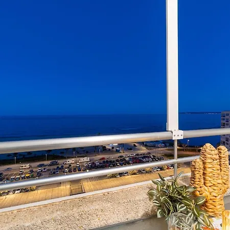 Appartement Beachfront Cozy With Sea Views